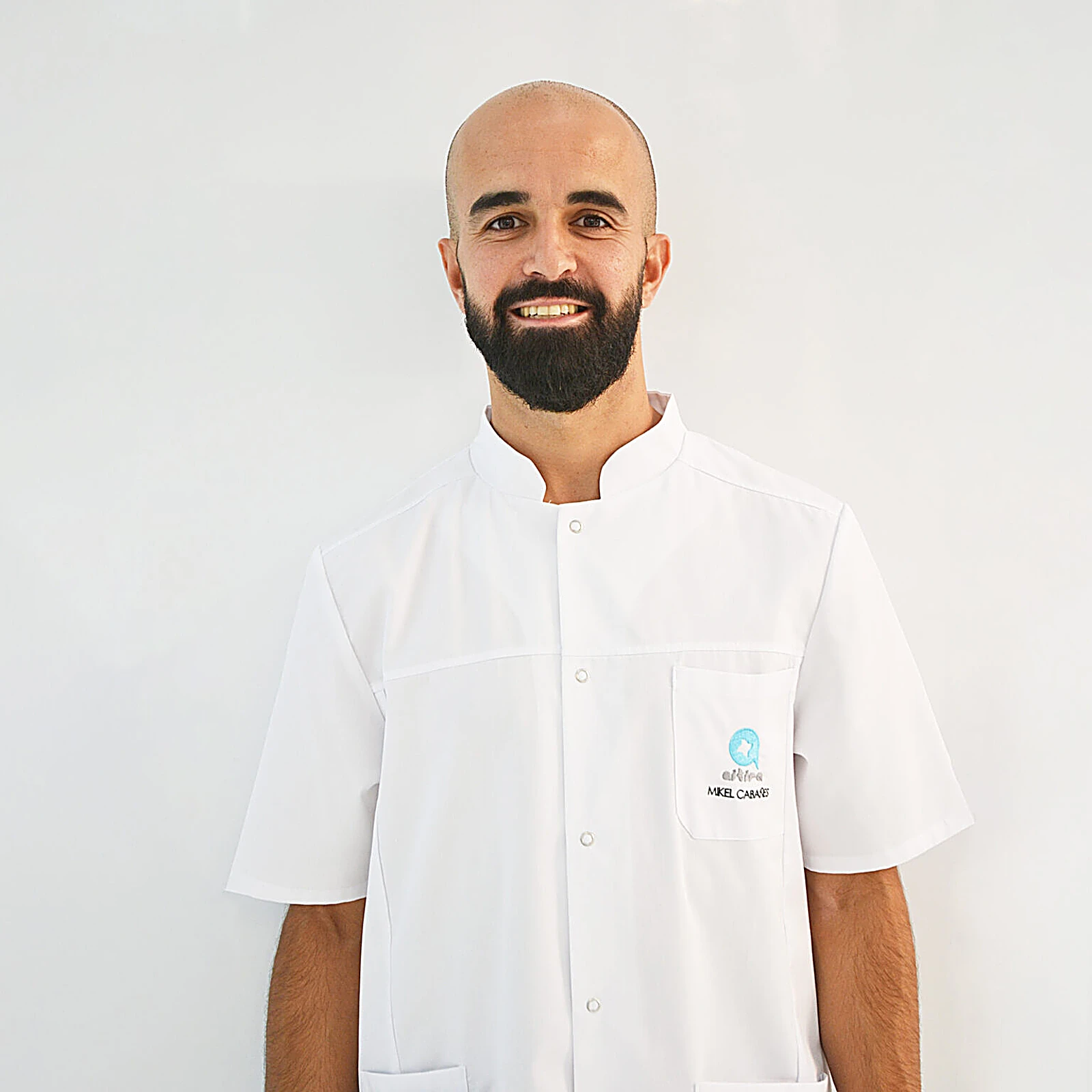 Retrato de Mikel Cabañes, fisioterapeuta en Bilbao